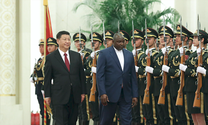 Xi Jinping holds talks with President of Gambia